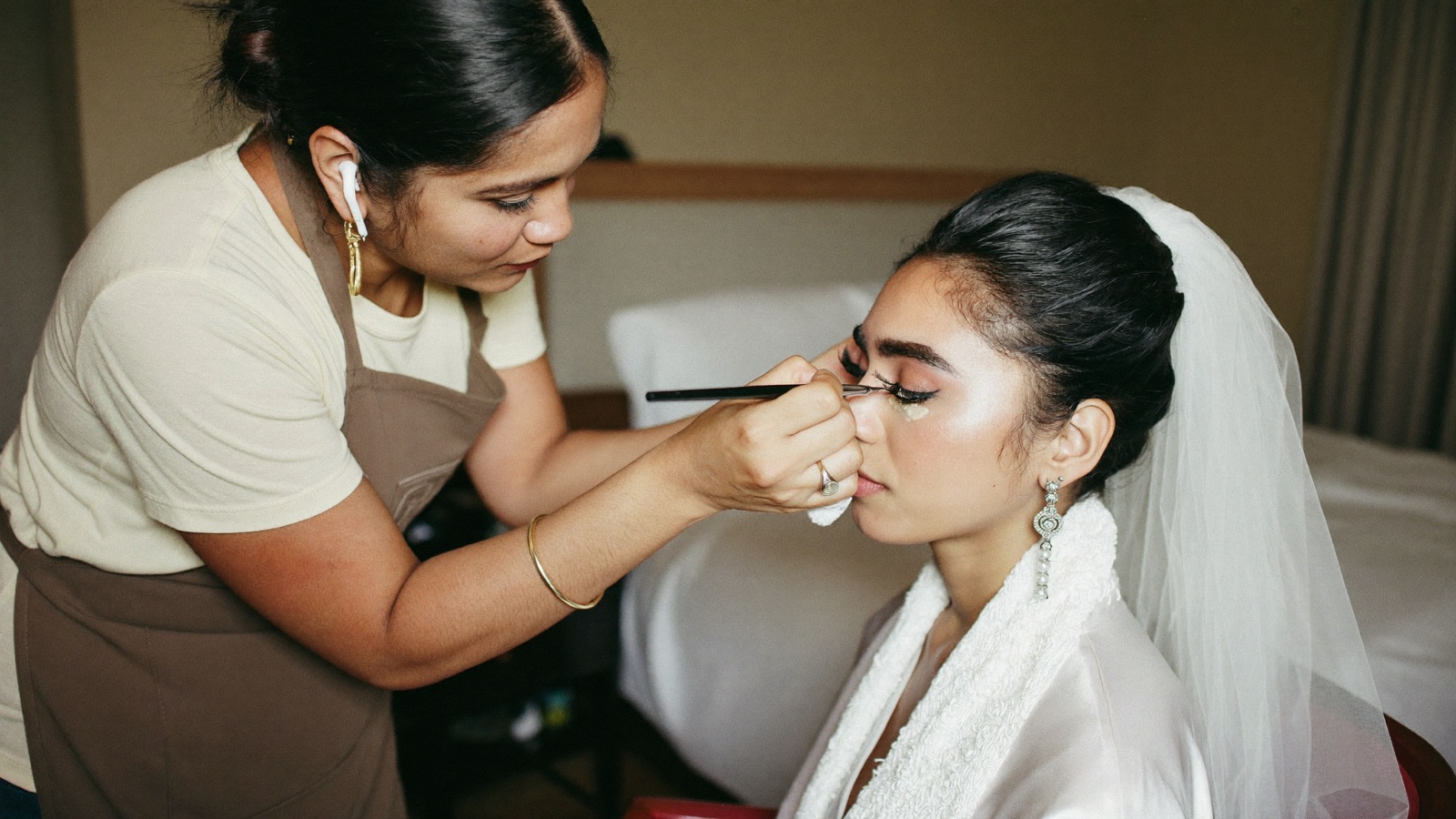 Illustrative image of a makeup artist at work