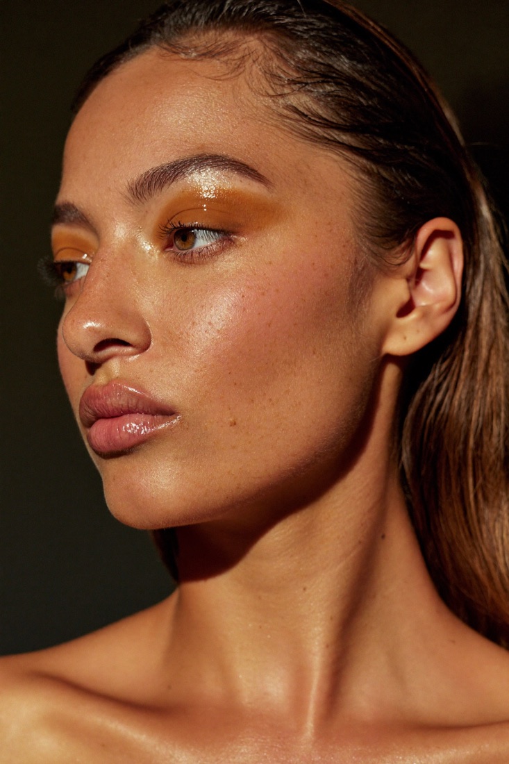 Editorial look with glossy eyelids